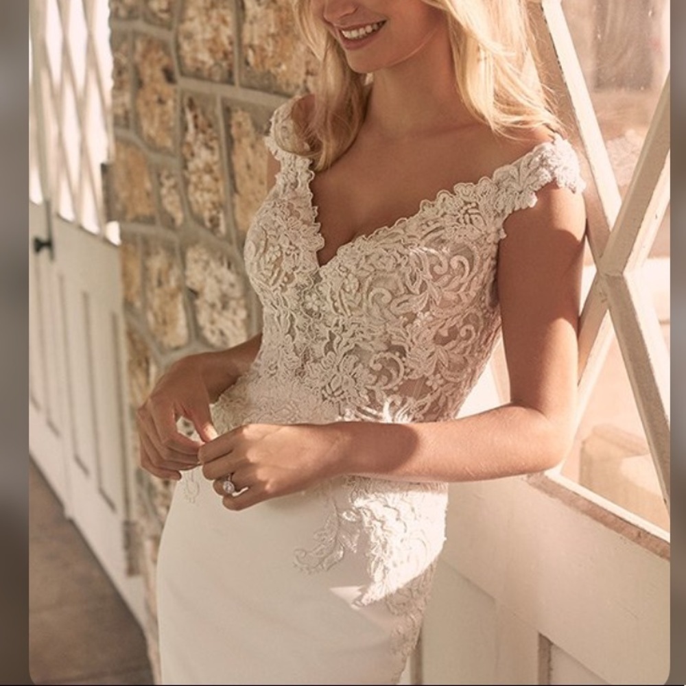 Mignon Sexy Lace White Nude Formal Dress - Picture 4 of 16